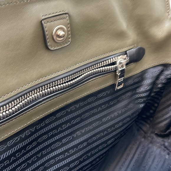 Prada tote bag - Picture 8 of 16